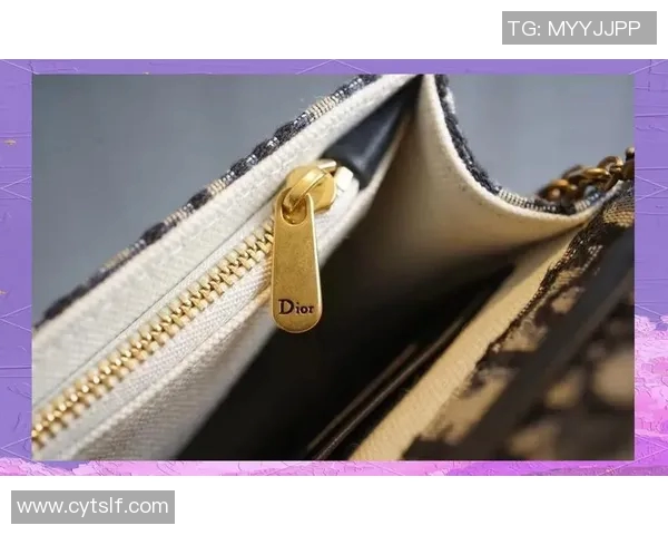 足球球星独特包包设计揭秘打造个性与时尚的完美结合